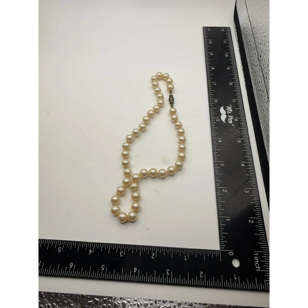 Vintage‎ Hand Knotted Faux Pearl Necklace Cream Iridescent 15 Inch Barrel Clasp